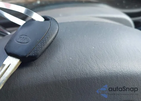 2004 Kia Optima Ex/Lx z USA, uszkodzony, nr VIN KNAGD126345347614